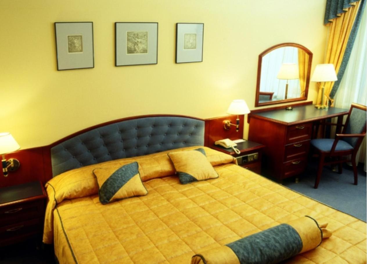 Hotel Kongresowy Kielce Kültér fotó